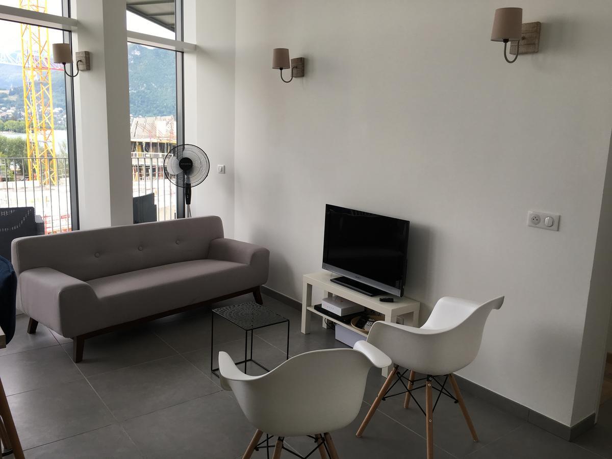 The Boat Apartment Annecy Bagian luar foto